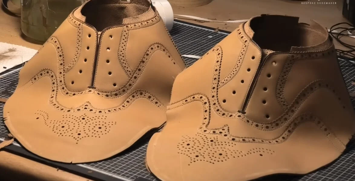 How to sew a leather shoes?