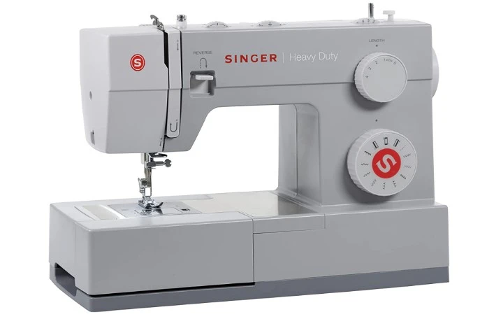 Singer - Heavy Duty sewing machine - household items - by owner