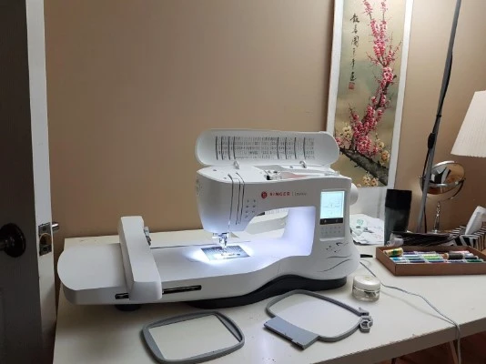 Singer Legacy SE600 Sewing and Embroidery Machine