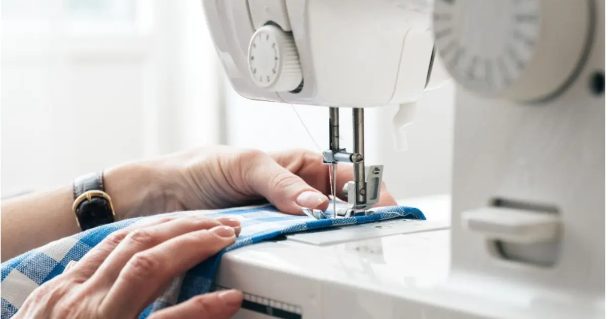 Mini Sewing Machine Small Manual Sewer Knitting Device Hand-held